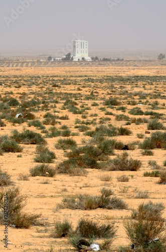 Paisaje árido en las cercanías de Al-Hallabat, Jordania, Oriente Medio