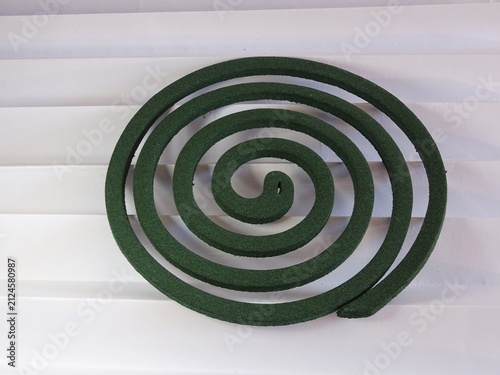 Canvastavla A mosquito coil placed on a folded sheet of paper serving as a base