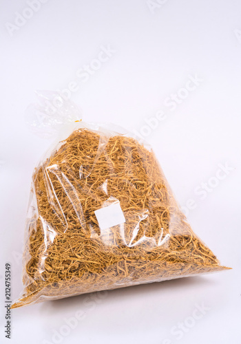 Canvastavla Dried American ginseng rootlets packaged in plastic bags