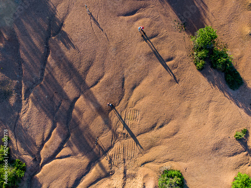 Fotografía Aerial view of the red bauxite landscape in Gánt, Hungary