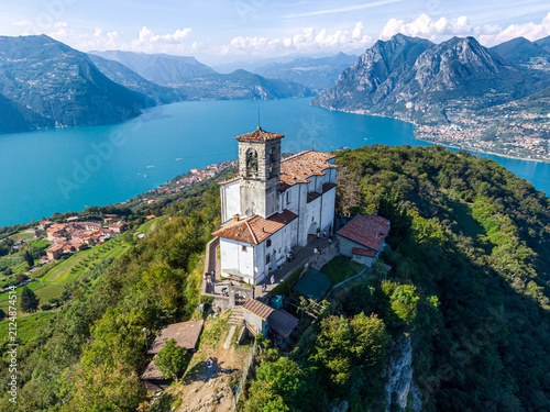 Obraz na plátně Aerial view of Santuario della Madonna della Ceriola overlooking Lake Iseo, Mont