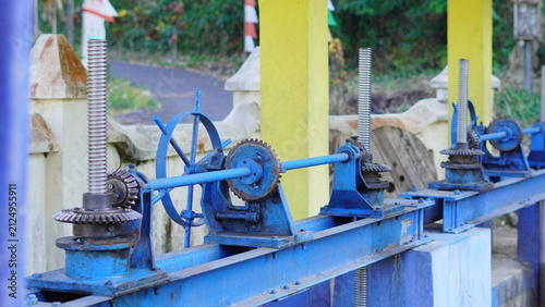 Manual Water Gate Gear Mechanism for Irrigation Canal and Flood Control System