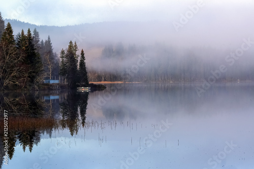 Quadro su tela Autumn fog at the lake Jonsvatnet, Norway