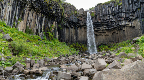 Quadro su tela Der Svartifoss Wasserfall im Skaftafell-Nationalpark im Südosten von Island