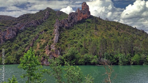 Sant Llorenç de Montgai - pantà i plegaments de la muntanya - La Noguera