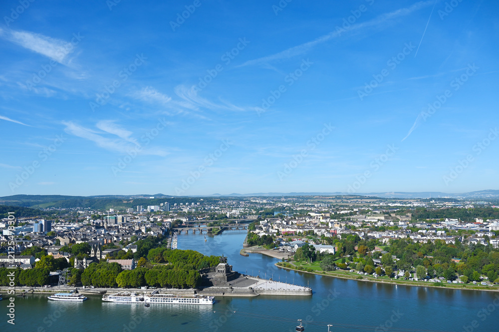 Fototapeta premium Koblenz, Rhein, Blick von der Festung Ehrenbreitstein auf Rhein, Moselmündung, Koblenz, Kaiser Wilhelm-Denkmal am Deutschen Eck
