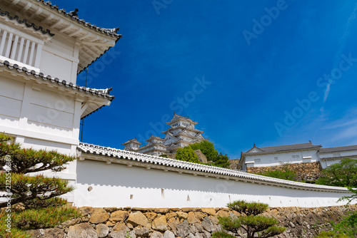 Картината върху платно The historic white Himeji Castle complex against a blue sky in Hyogo, Japan