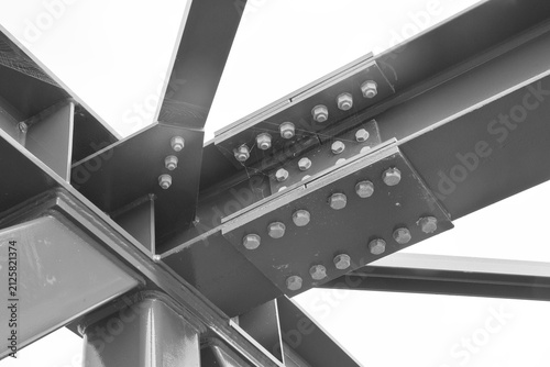 GALVANIZED AND PAINTED STEEL STRUCTURE WITH TUBULAR COLUMNS, HEA BEAMS,