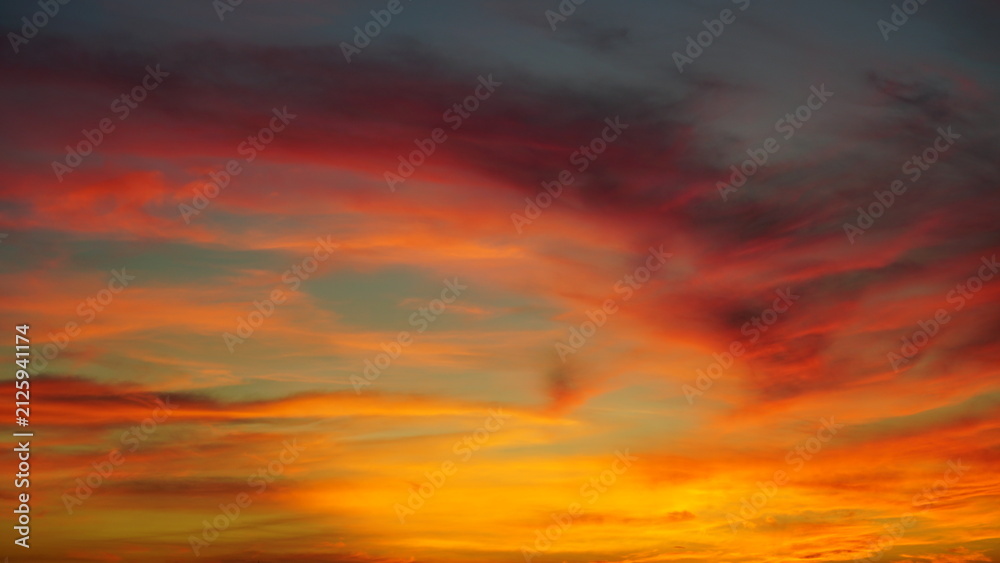 Fototapeta premium Dreamy Summer Clouds with Vibrant Pastel Twilight Sunset Sky