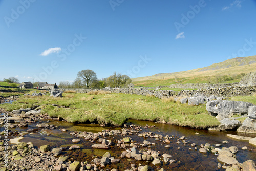 Obraz na plátně Winterscales Beck and Whernside near Ribblehead in the Yorkshire Dales National