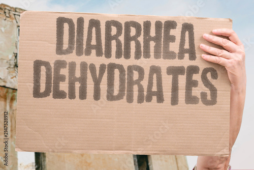 Fotografía "Diarrhea Dehydrates" Describe the dangerous fluid loss from severe diarrhea