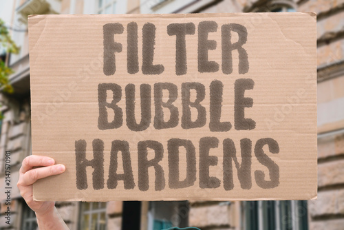 Foto "Filter Bubble Hardens" Algorithmic curation strengthens ideological isolation over time