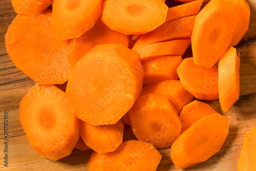 фотографія Organic Raw Cut Orange Carrots