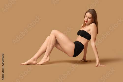 Beautiful young woman in bl...