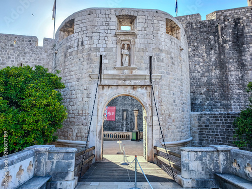 Historic Pile Gate Entrance to Dubrovnik Old Town Featuring Ancient Stone Fortifications and Architecture