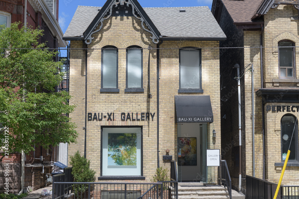 Fototapeta premium historic house and location of Bau-Xi Gallery, an art gallery, located at 340 Dundas St W, Toronto