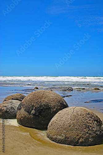 Obraz na płótnie Moeraki Boulders on Koekohe Beach, Otago Coast, South Island, New Zealand