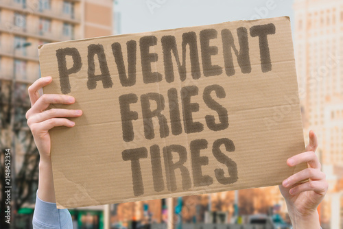 Quadro su tela "Pavement Fries Tires" Hot roads cause tire bulges and blowouts