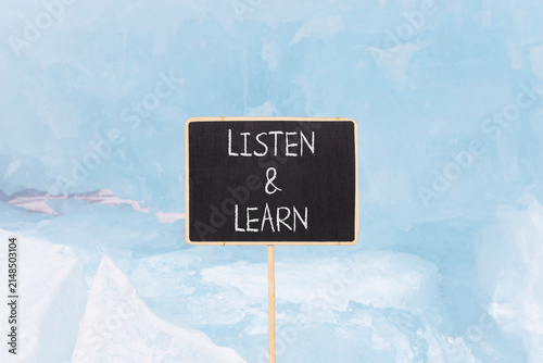 Foto Listen and learn words symbol