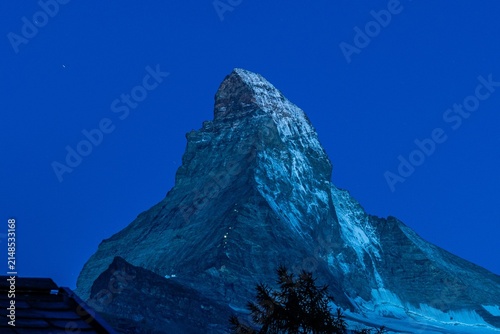 Photography Matterhorn bei Nacht mit leuchtenden Lichtpunkten