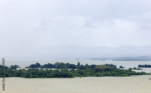 Fotografie The scenery of Kaptai Lake during the rainy season