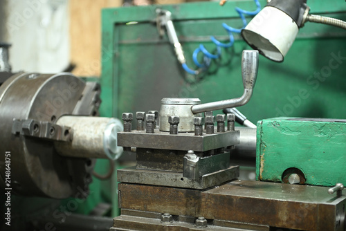 Fotografie A lathe in the production room of the workshop in close-up