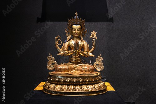 golden buddha statue