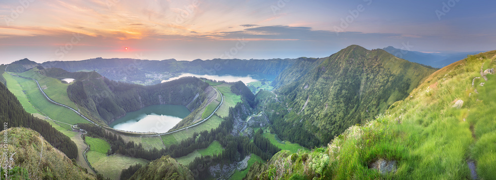 Obraz premium Sao Miguel Island and lake Ponta Delgada, Azores