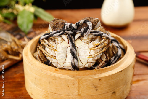 Quadro su tela Fresh Yangcheng Lake hairy crabs steamed in bamboo basket - Suzhou Chinese cuisi