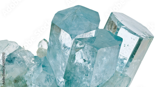 Fotografía Clear blue aquamarine crystal cluster with geometric facets