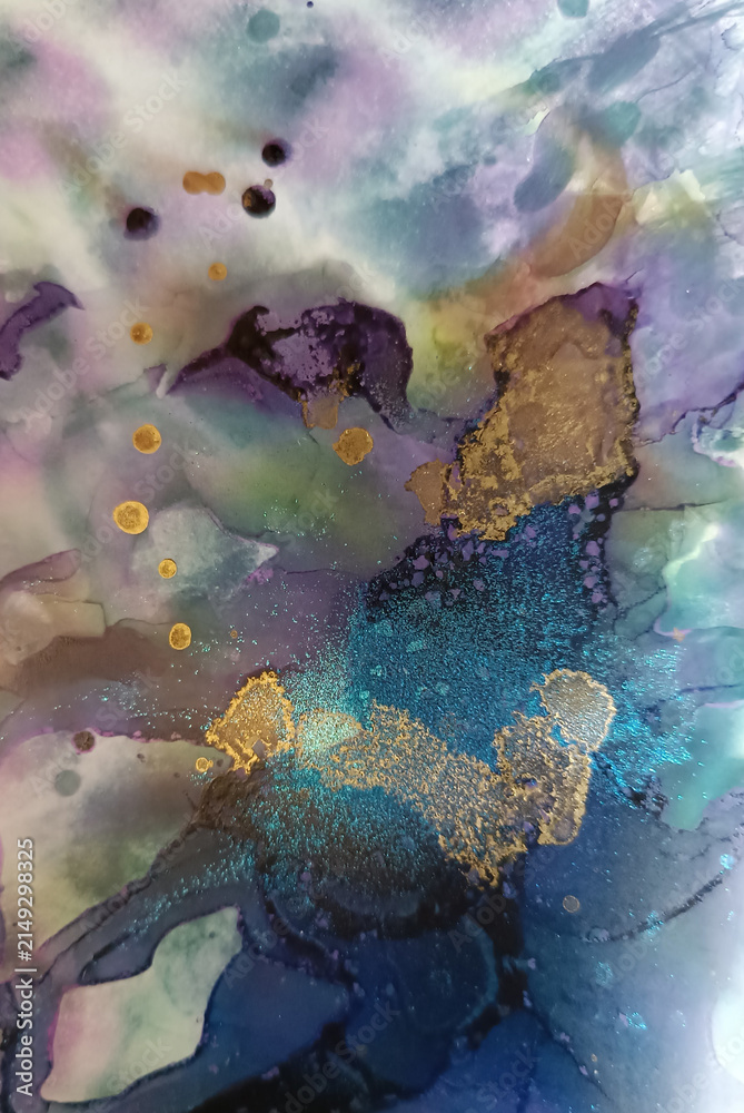 Fototapeta premium Abstract fluid art pattern in violet tones with brured waves and golden spots