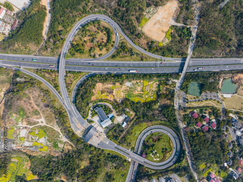 Konstfotografi Hangqian Expressway Interchange Aerial View, Tonglu China