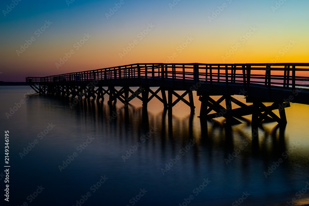 Fototapeta premium Sunrise at the Pier