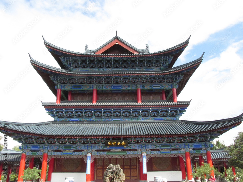 Obraz premium Ancient Chinese Pagoda Tower with Traditional Curved Roofs