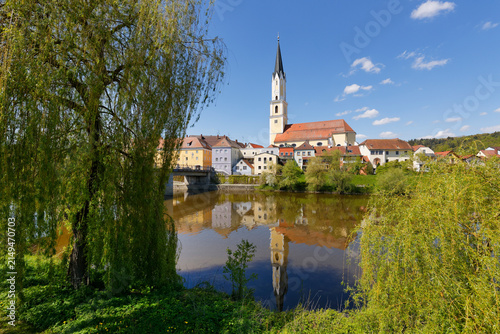 Germany, Bavaria, Lower Bavaria, Vilshofen, parish church and Vils river