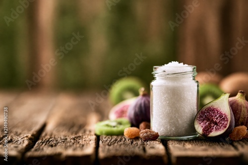 Low Calorie Allulose Sweetener with Fresh and Dried Fruit