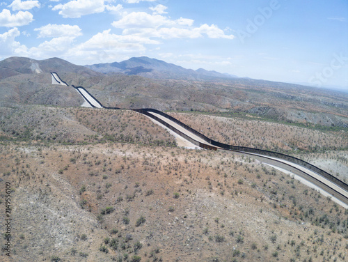 the road to the mountains