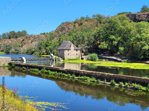 Moulin de Boël sur la V42,  rivière La Vilaine. Ille et Vilaine, Bretagne, France