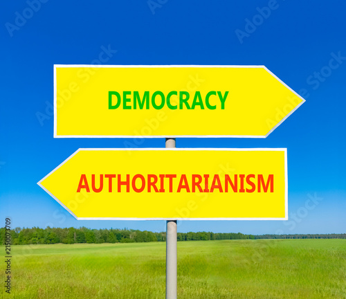 Cuadro en lienzo Democracy or authoritarianism symbol
