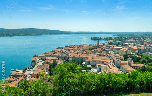 Canvastavla Aerial view of Arona old town on Lake Maggiore