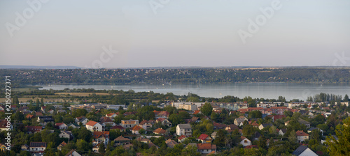 Foto Panoramic View of Balatonfuzfo and Fuzfo Bay on Lake Balaton from Ovari Lookout