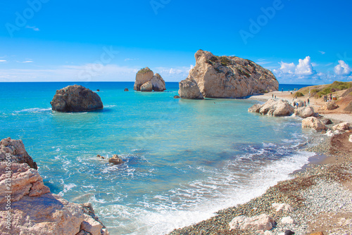 Принти на полотні Scenic touristic destination of 'Petra tou Romiou' or 'Aphrodite's Rock' beach o