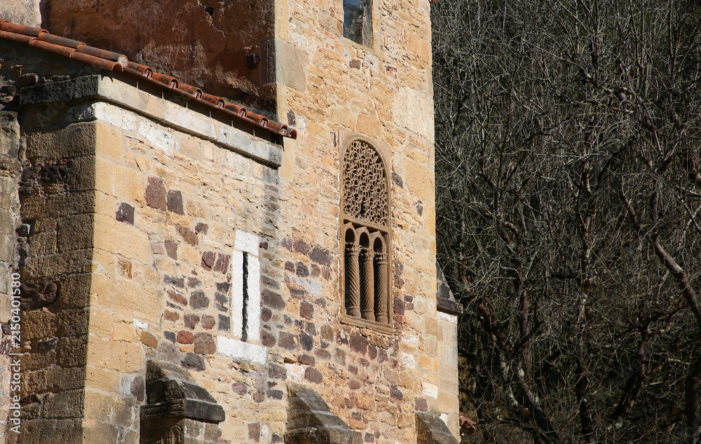 Fototapeta premium Iglesia de San Miguel de Lillo, Oviedo, Asturias, España