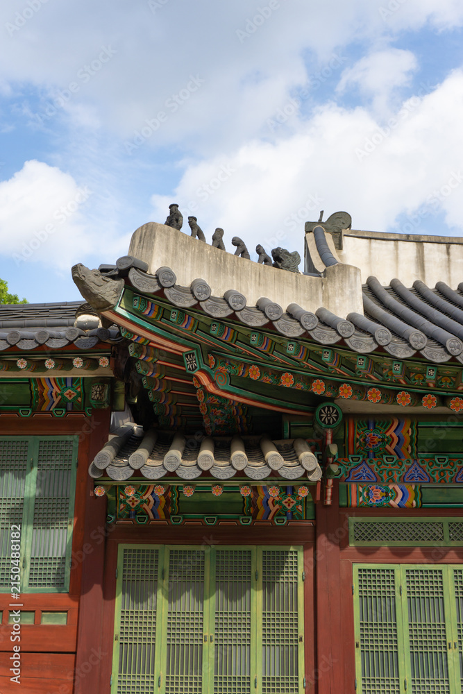 Obraz premium Seoul, South Korea, April 27, 2026: Close-Up of Changgyeonggung Historic Royal Palace Located in South Korea by the Joseon Dynasty Residential East Palace 창경궁 