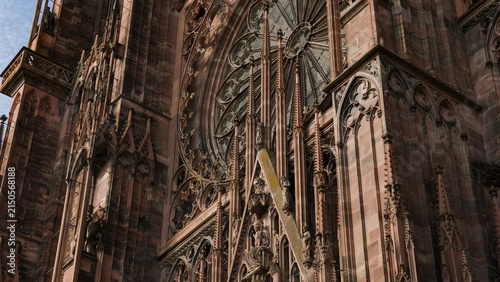 Cuadro en lienzo Ornate Gothic architecture with intricate details of a historic cathedral's faca
