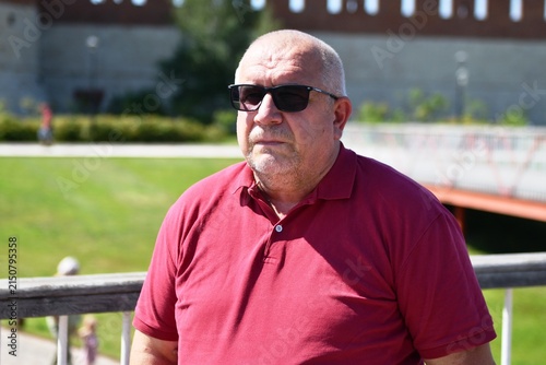 Fotografie portrait of a senior man in the park