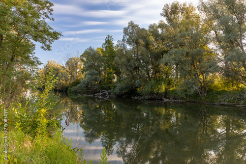 Sommermorgen an der Ammer am Südufer des Ammersees, Bayern