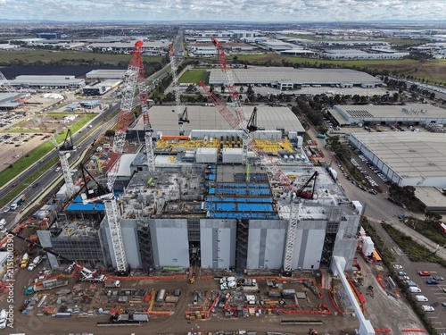 Foto Large industrial site construction developing modern infrastructure