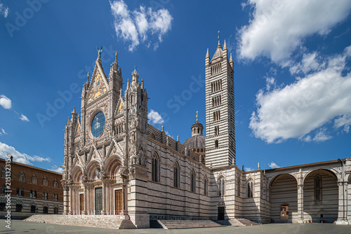 Canvastavla Siena Cathedral (Duomo di Siena), a Roman Catholic cathedral built in the 12th–14th centuries, dedicated to the Virgin Mary