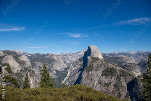Cuadro en lienzo Views of Half Dome in Yosemite National Park, California, showcasing the rock fo